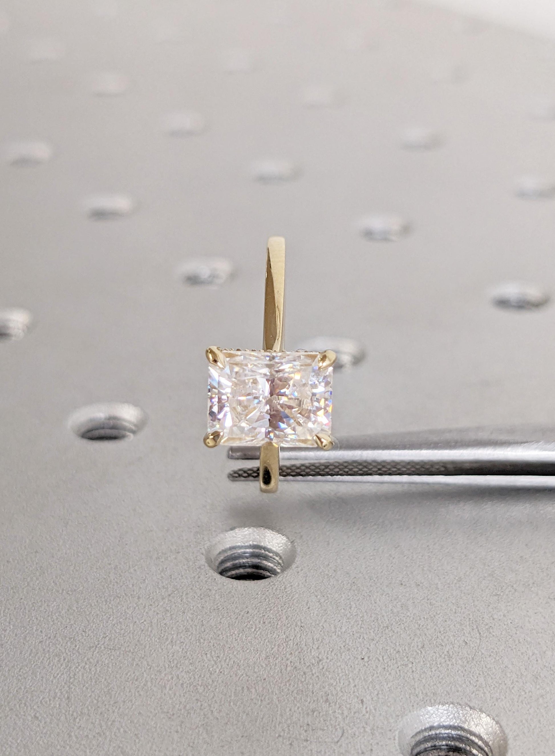 1.2 CT Round Solitaire Moissanite Engagement Ring