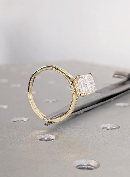 1.2 CT Round Solitaire Moissanite Engagement Ring