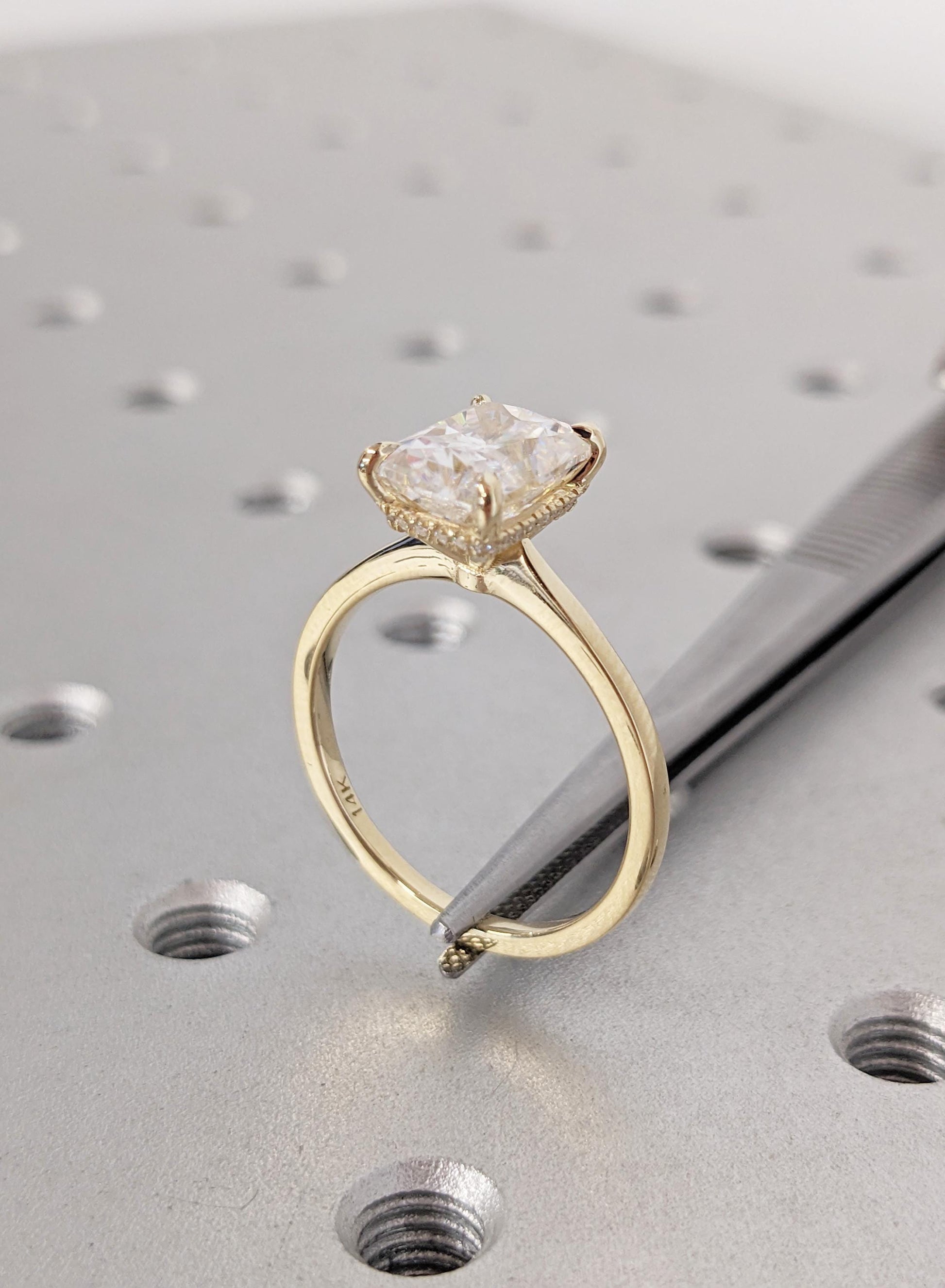 1.2 CT Round Solitaire Moissanite Engagement Ring