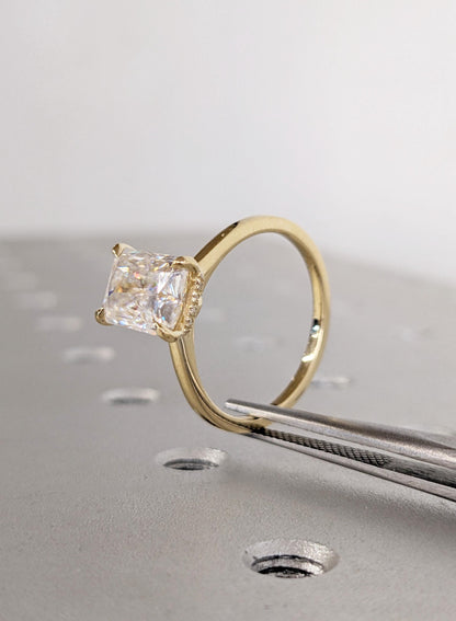1.2 CT Round Solitaire Moissanite Engagement Ring