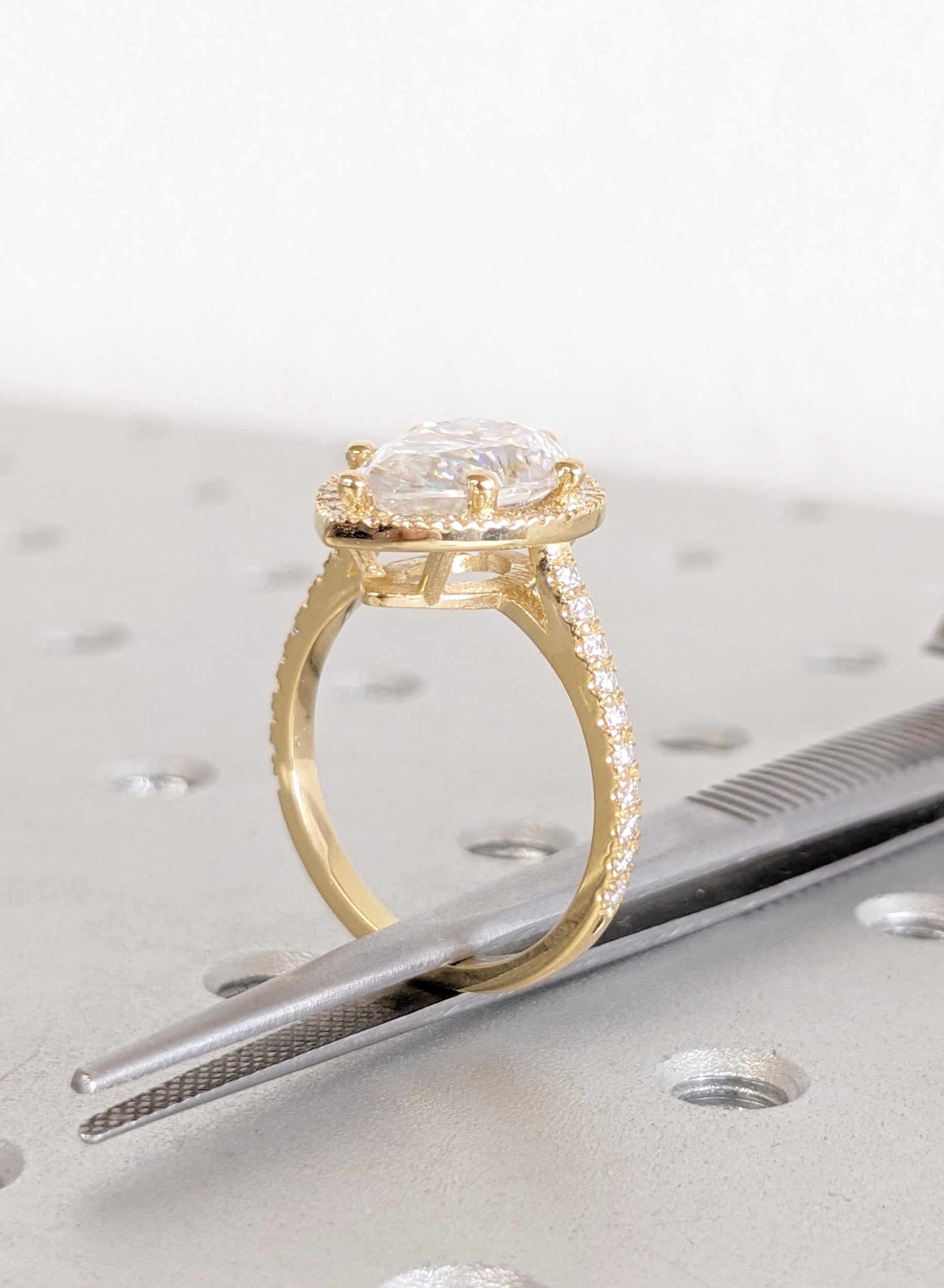 1.2 CT Round Solitaire Moissanite Engagement Ring