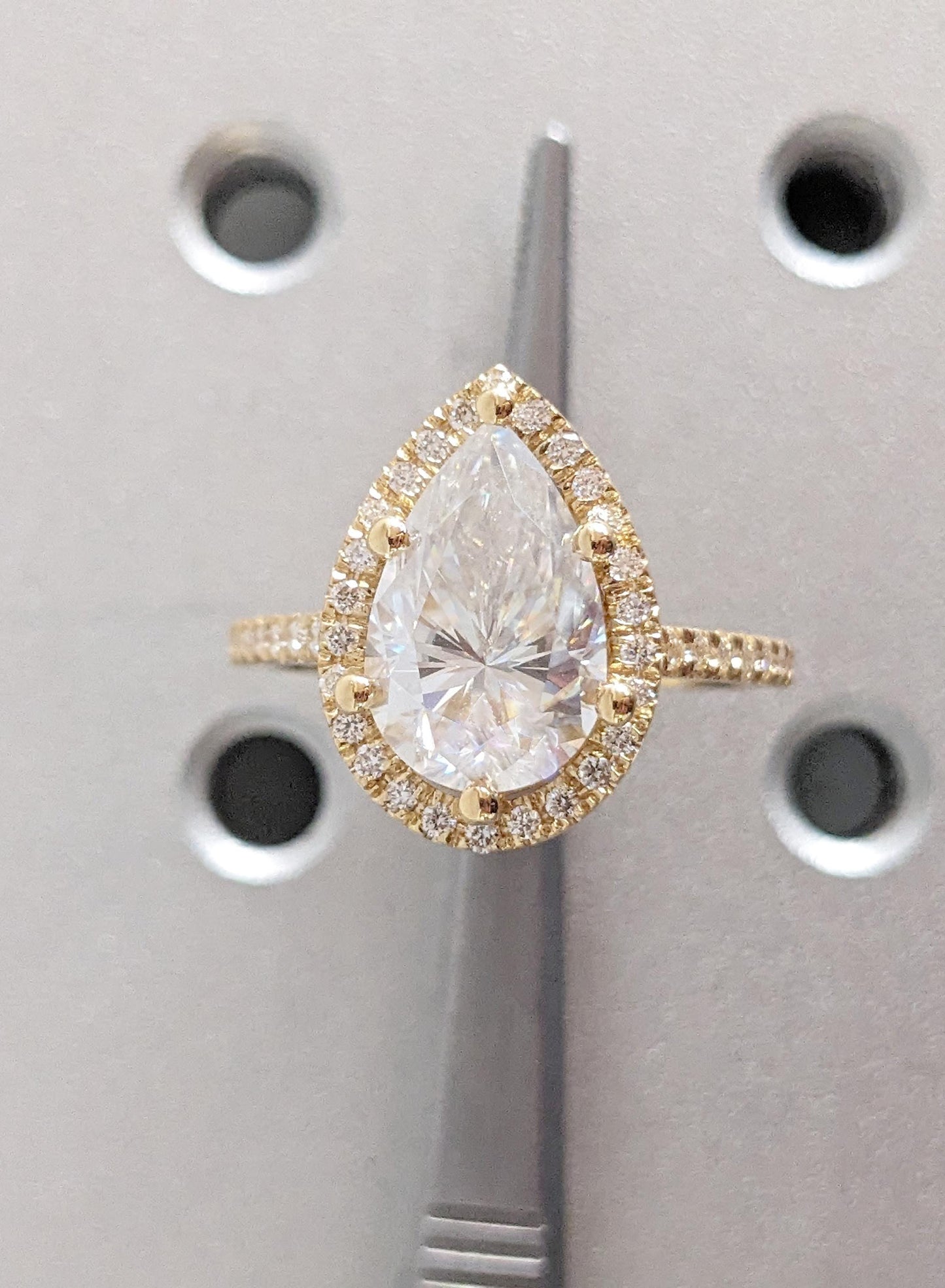 1.2 CT Round Solitaire Moissanite Engagement Ring