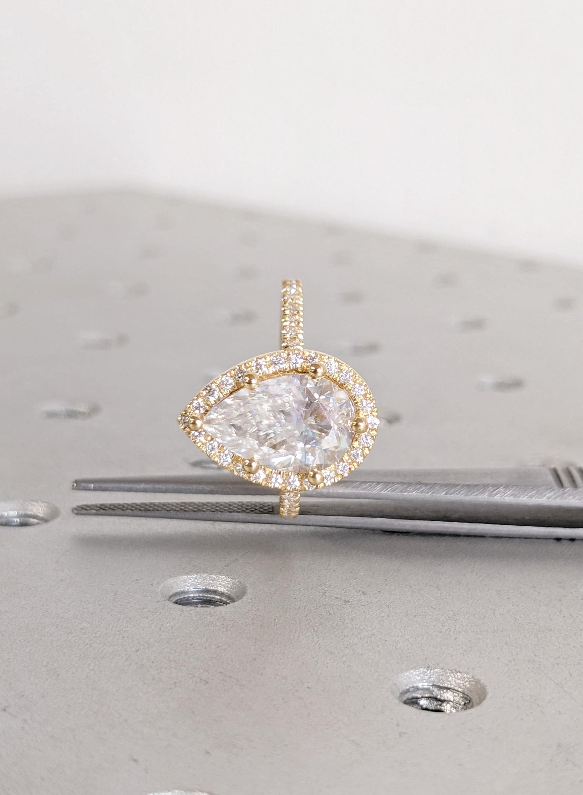1.2 CT Round Solitaire Moissanite Engagement Ring
