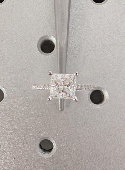 1.2 CT Round Solitaire Moissanite Engagement Ring