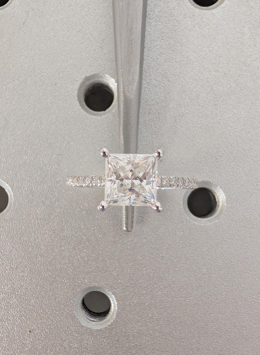 1.2 CT Round Solitaire Moissanite Engagement Ring