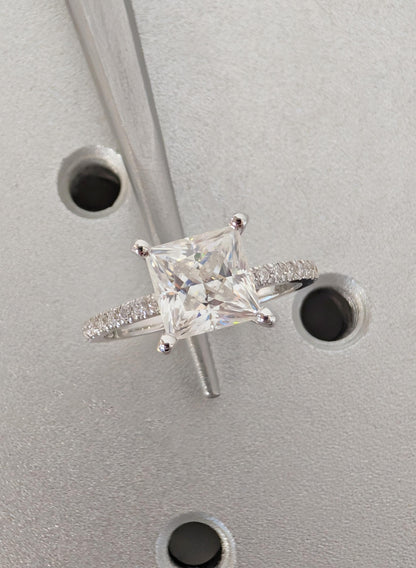 1.2 CT Round Solitaire Moissanite Engagement Ring