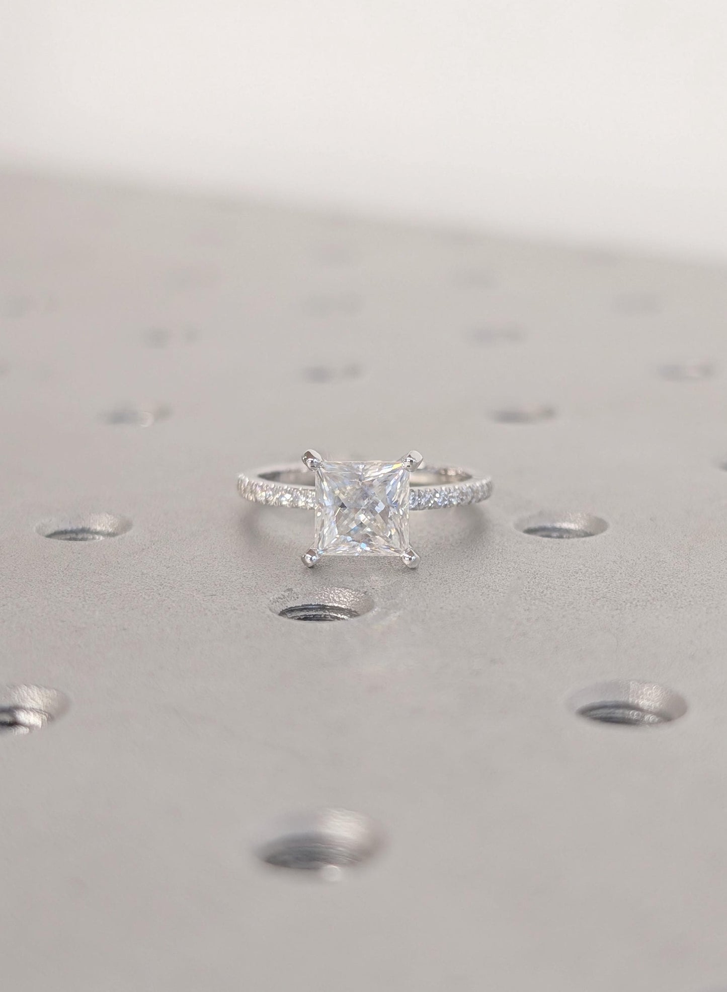 1.2 CT Round Solitaire Moissanite Engagement Ring