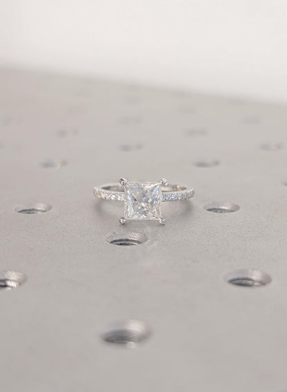 1.2 CT Round Solitaire Moissanite Engagement Ring