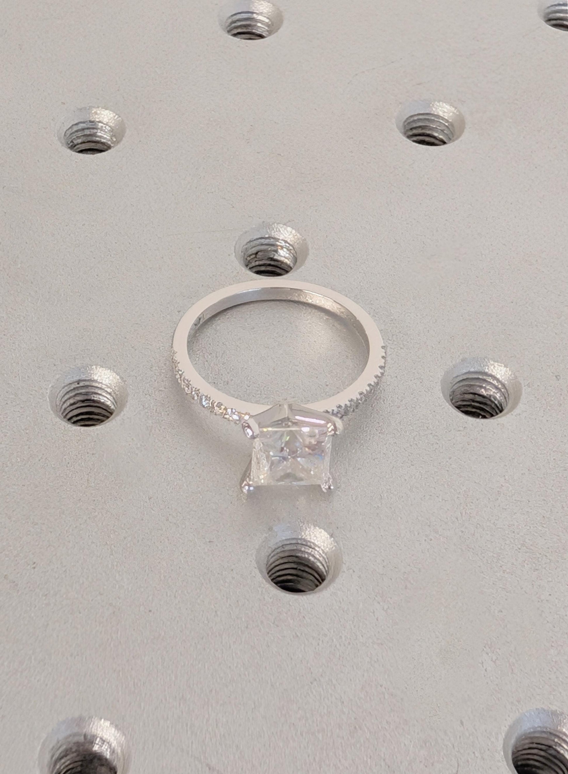 1.2 CT Round Solitaire Moissanite Engagement Ring