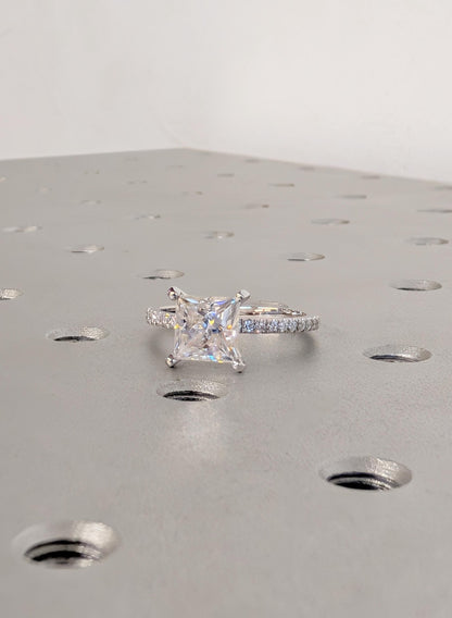 1.2 CT Round Solitaire Moissanite Engagement Ring