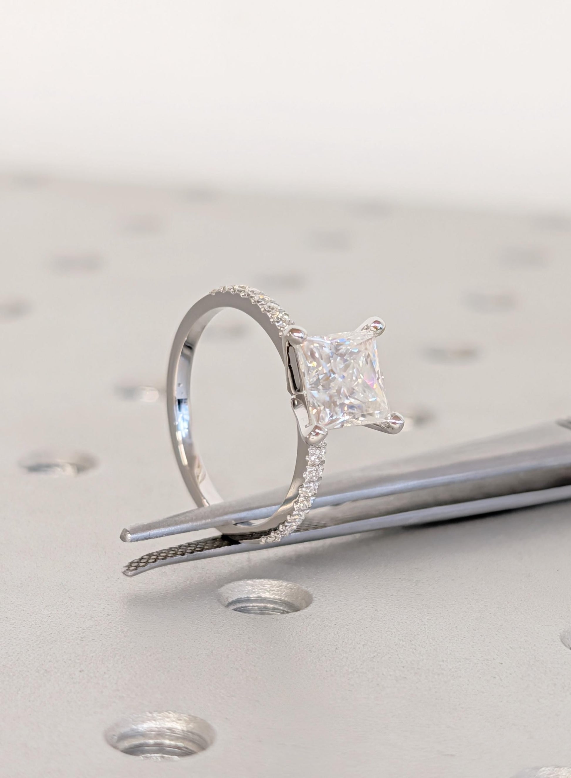1.2 CT Round Solitaire Moissanite Engagement Ring