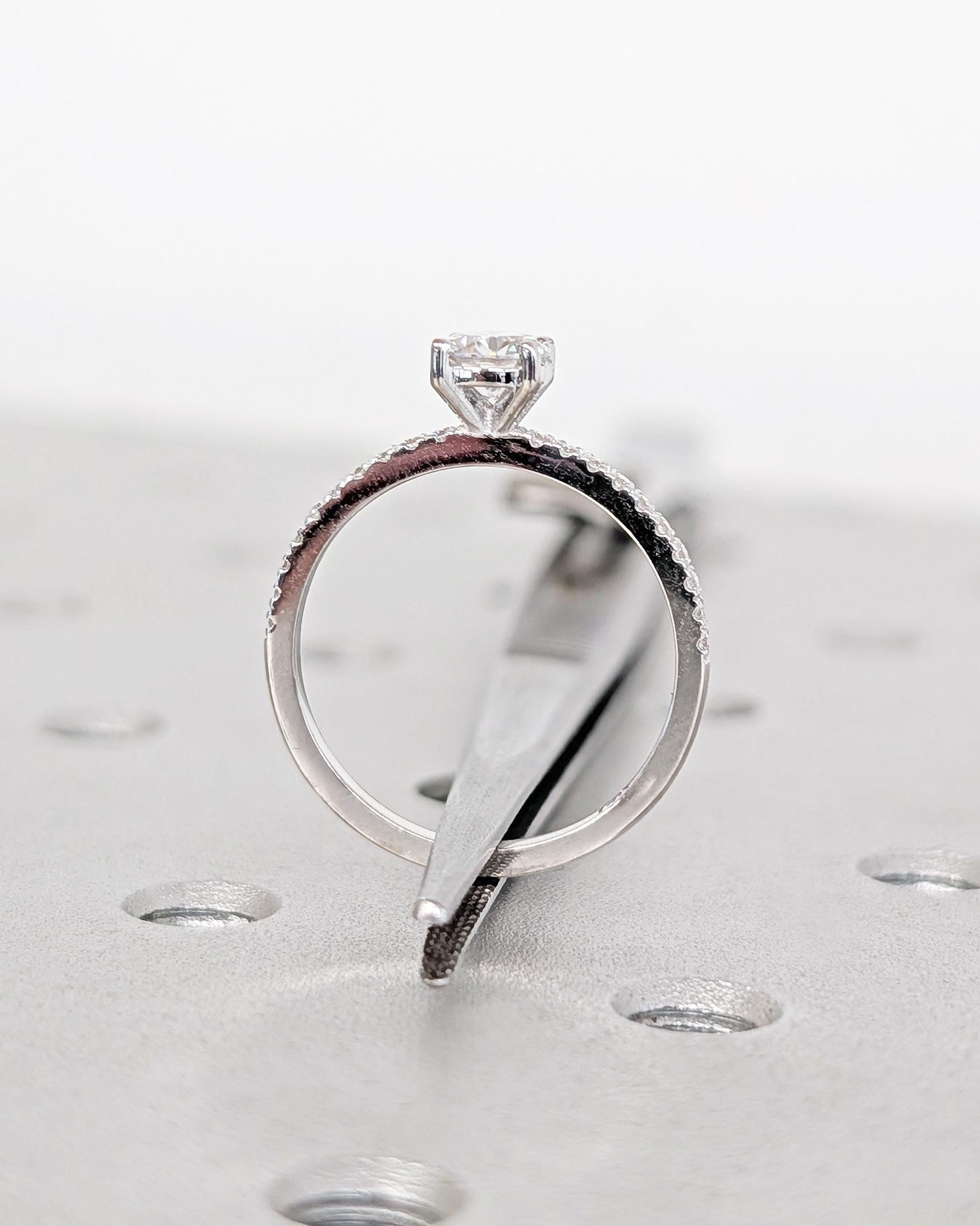 1.2 CT Round Solitaire Moissanite Engagement Ring