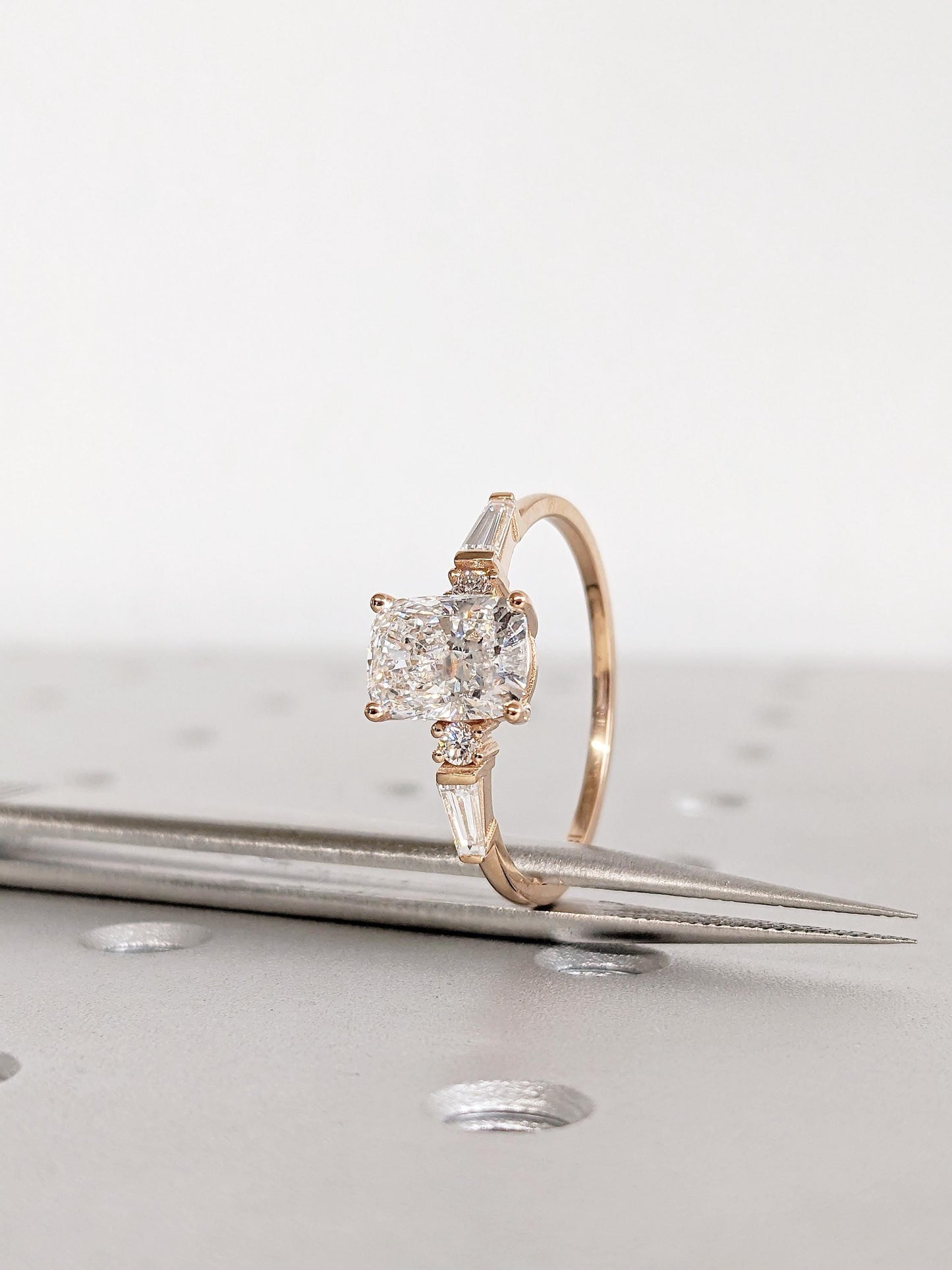 1.2 CT Round Solitaire Moissanite Engagement Ring