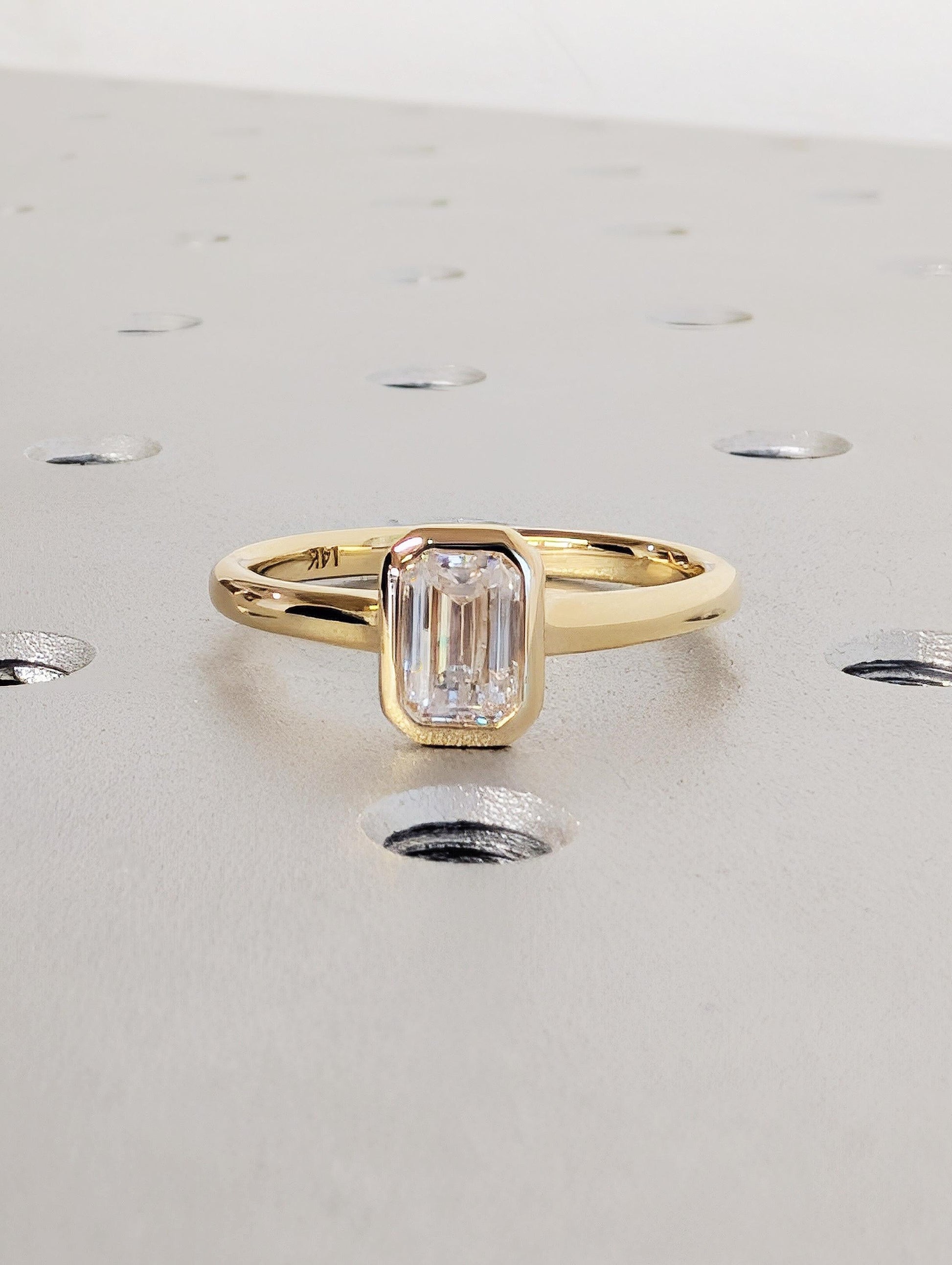 1.2 CT Round Solitaire Moissanite Engagement Ring