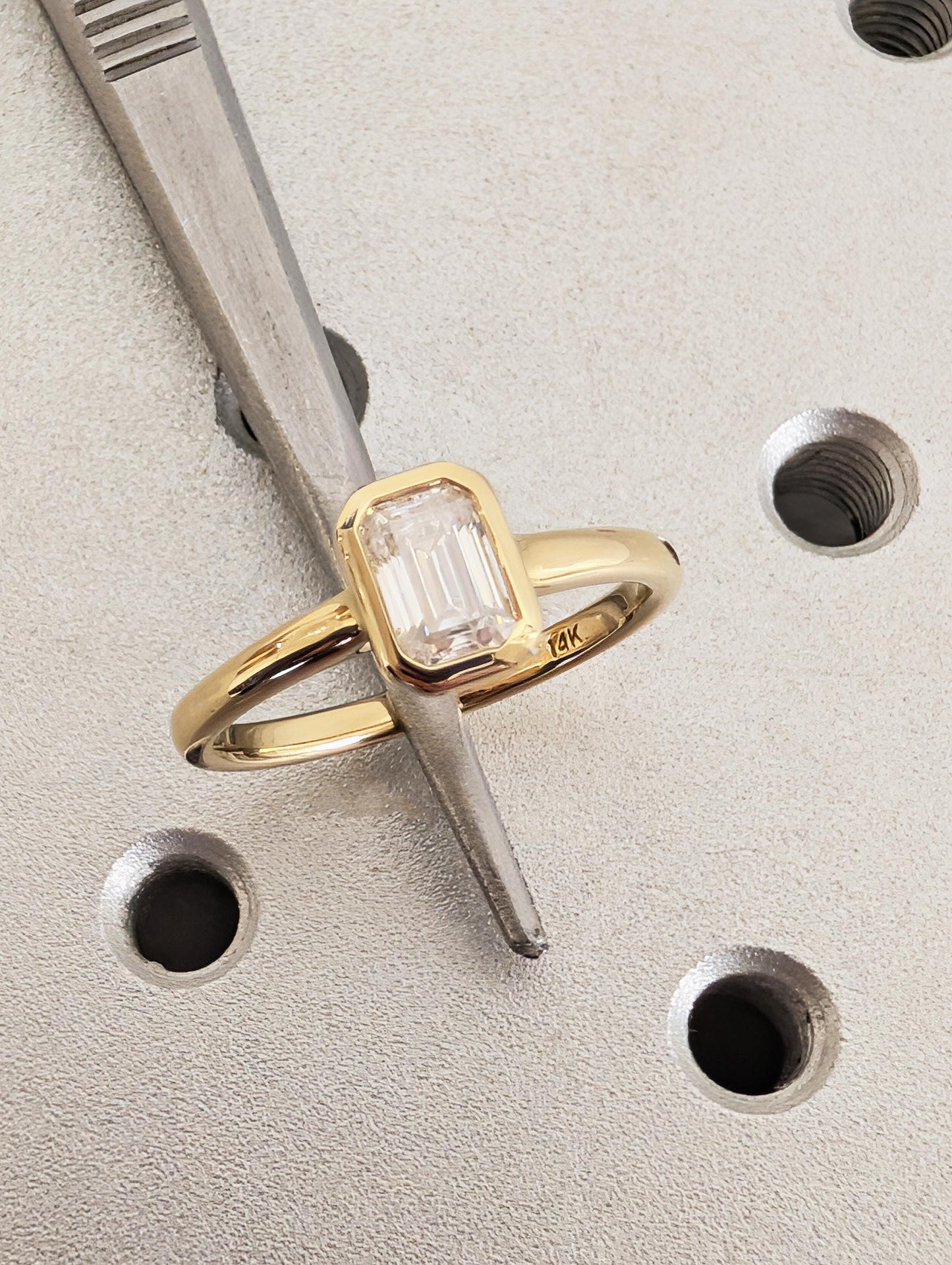 1.2 CT Round Solitaire Moissanite Engagement Ring
