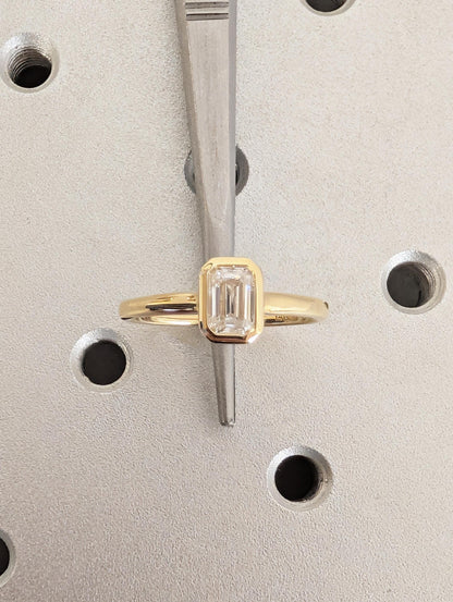 1.2 CT Round Solitaire Moissanite Engagement Ring
