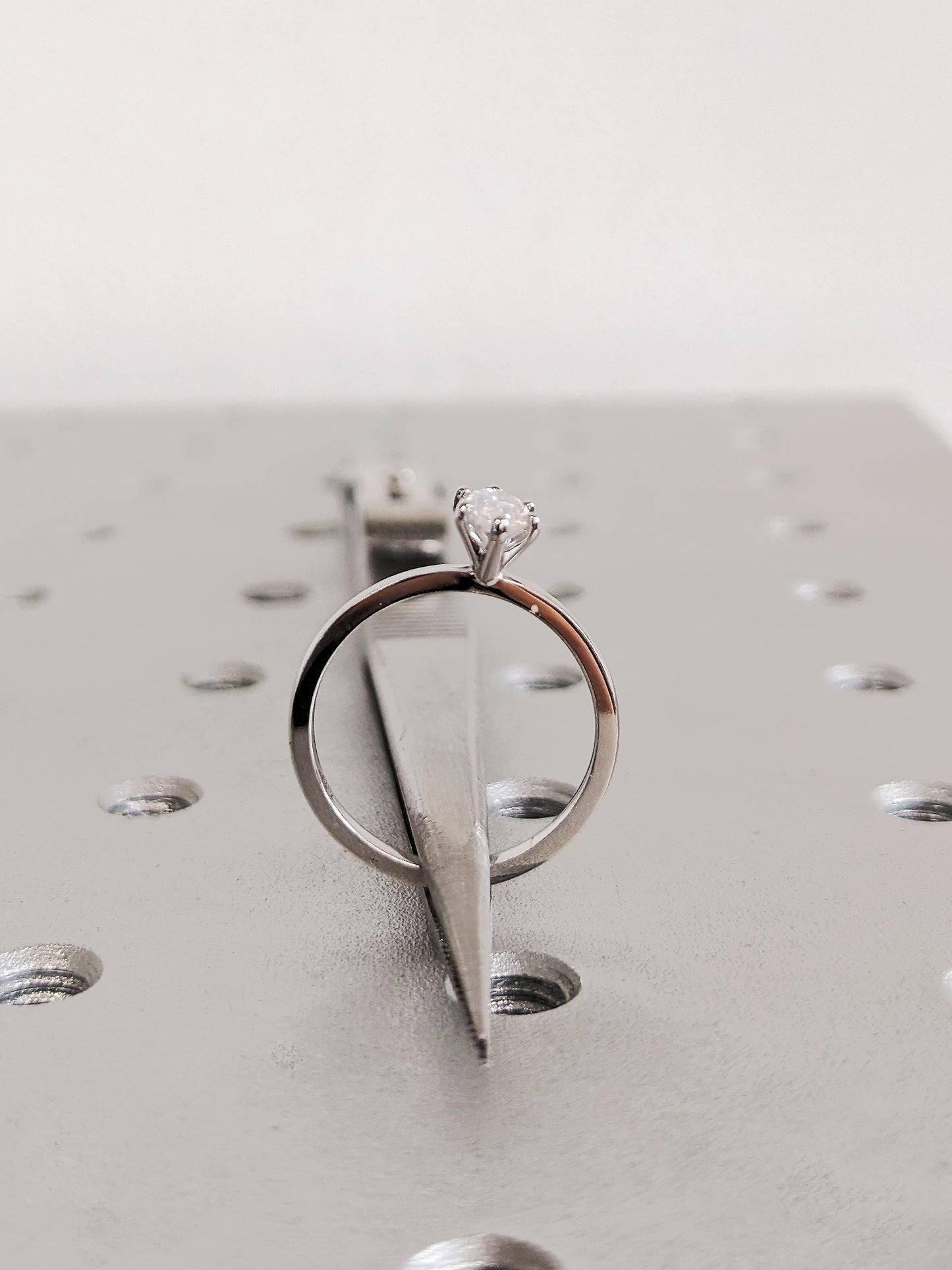 1.2 CT Round Solitaire Moissanite Engagement Ring