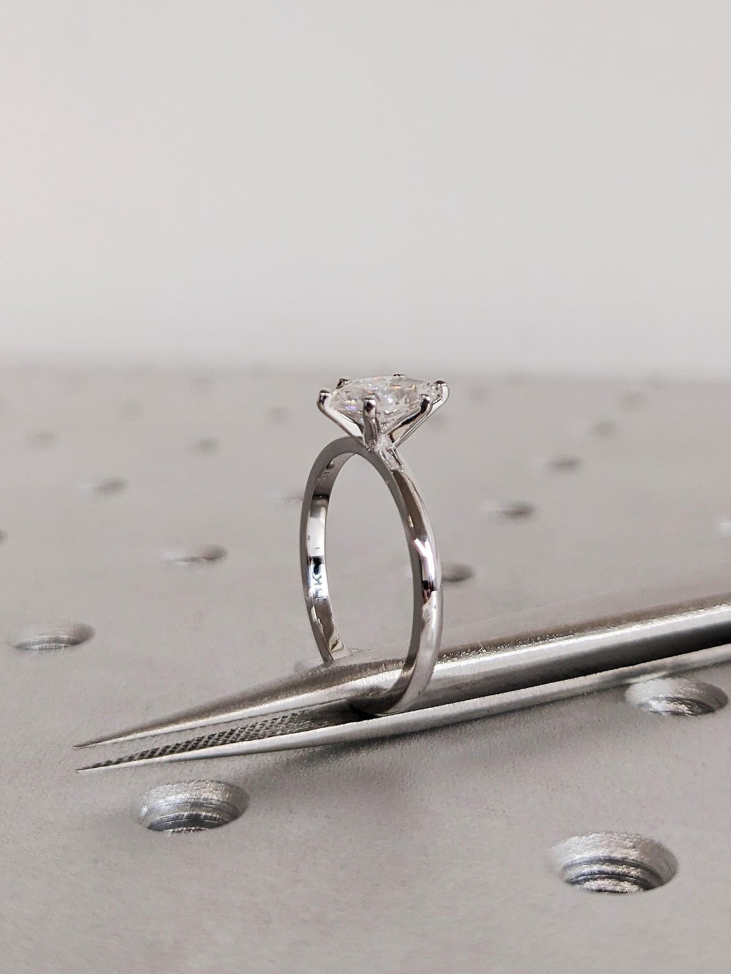 1.2 CT Round Solitaire Moissanite Engagement Ring