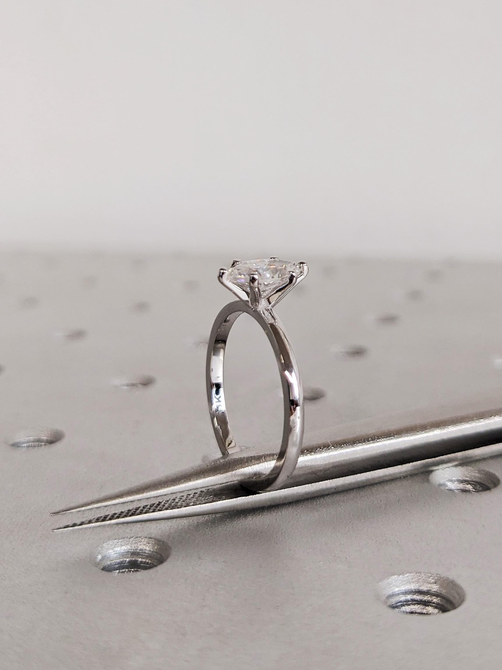 1.2 CT Round Solitaire Moissanite Engagement Ring