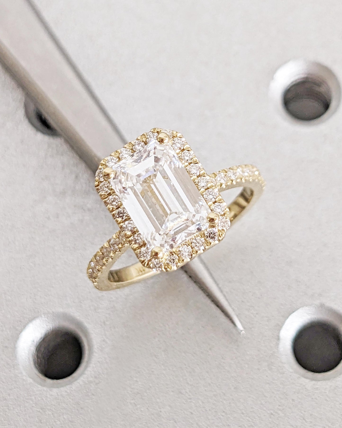 1.2 CT Round Solitaire Moissanite Engagement Ring