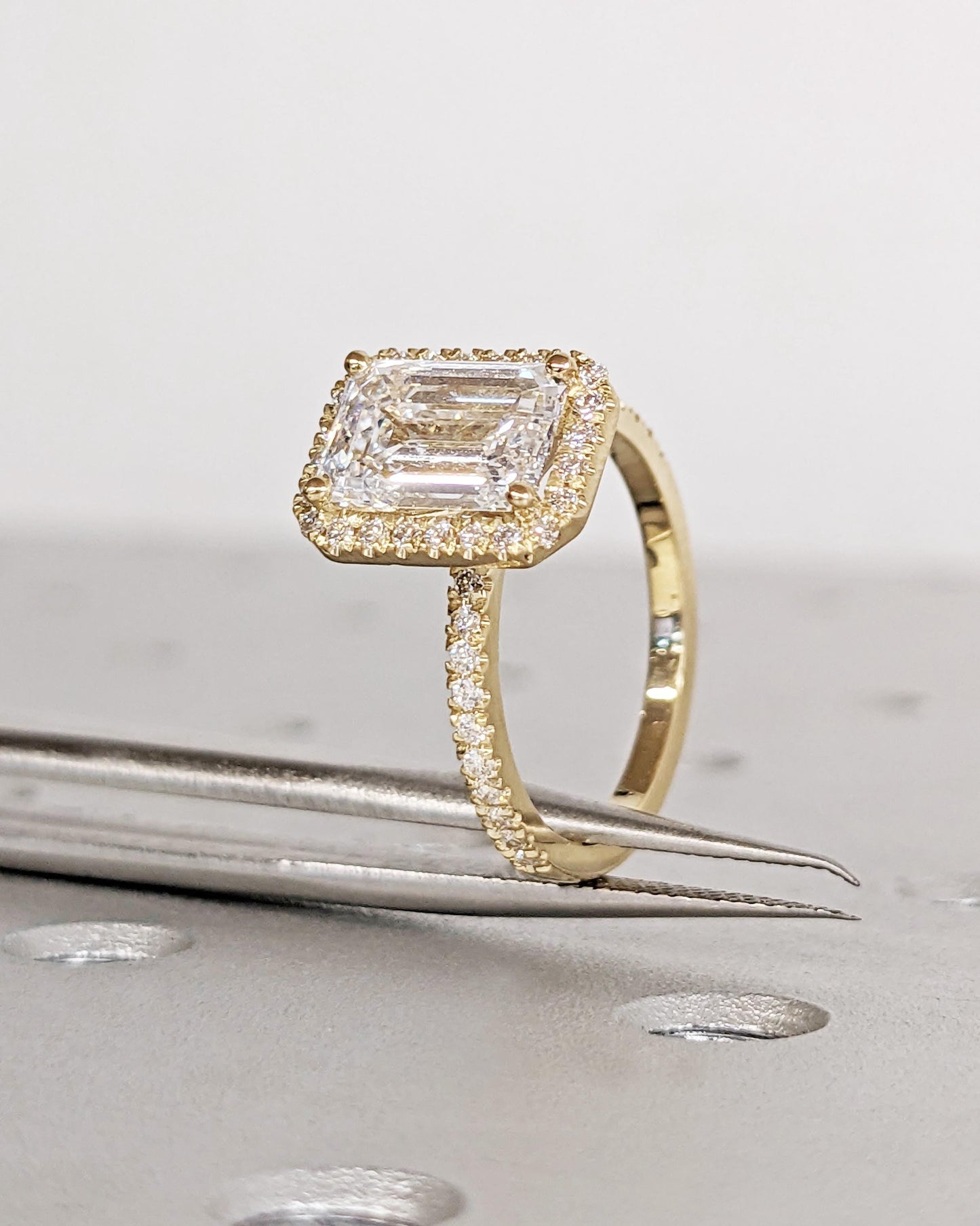1.2 CT Round Solitaire Moissanite Engagement Ring