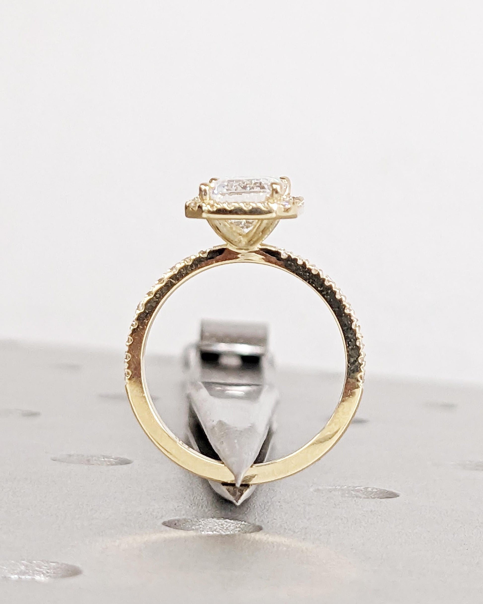 1.2 CT Round Solitaire Moissanite Engagement Ring