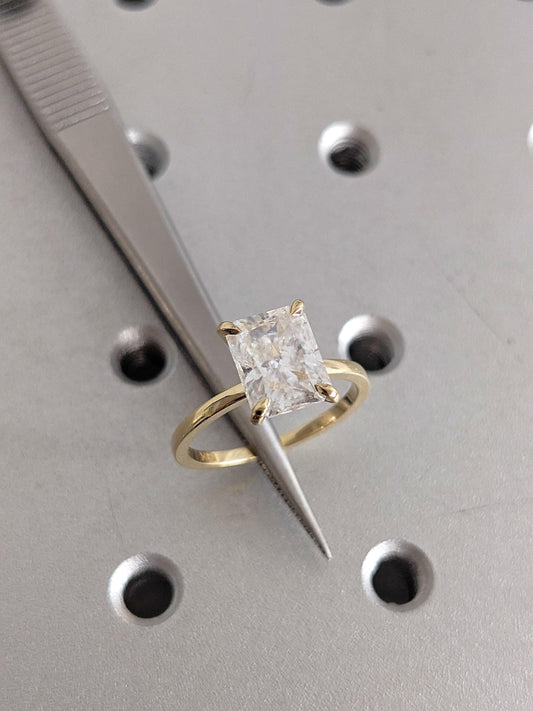 1.2 CT Round Solitaire Moissanite Engagement Ring