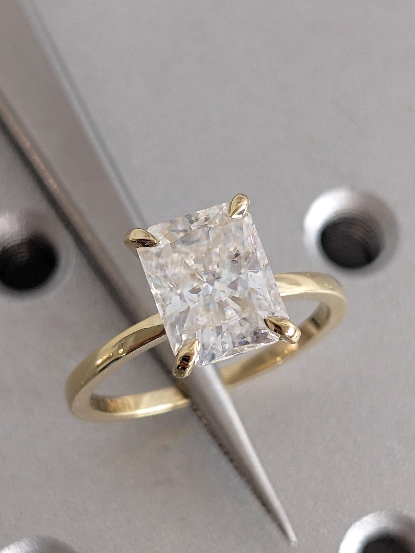 1.2 CT Round Solitaire Moissanite Engagement Ring