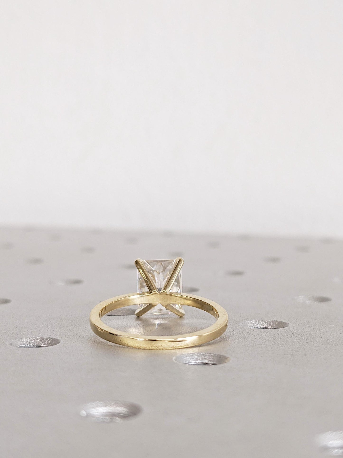 1.2 CT Round Solitaire Moissanite Engagement Ring
