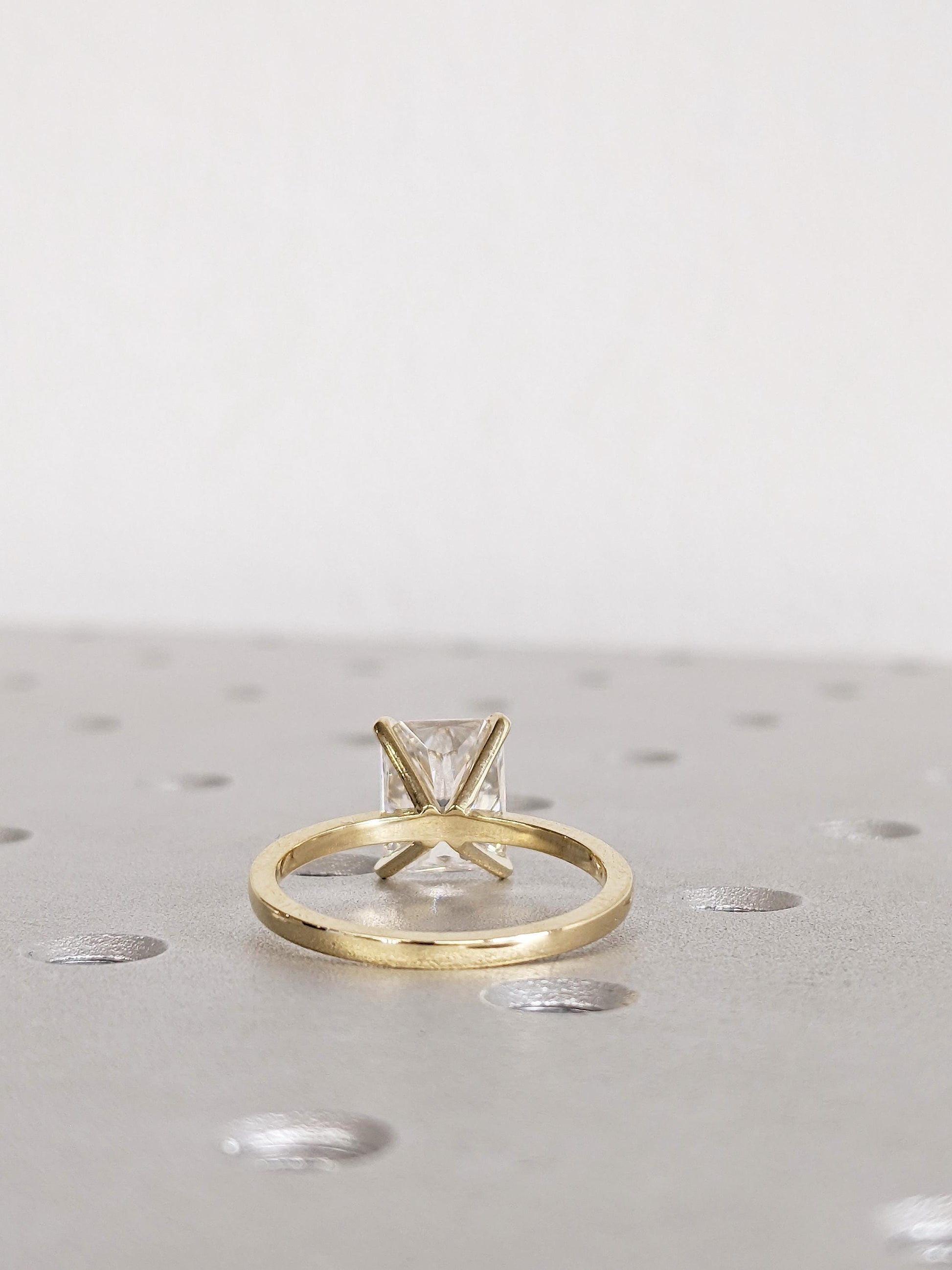 1.2 CT Round Solitaire Moissanite Engagement Ring