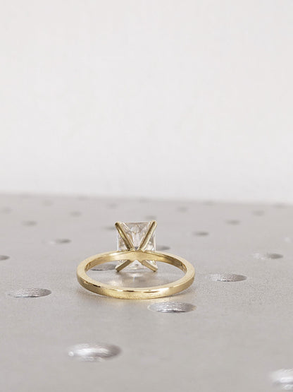 1.2 CT Round Solitaire Moissanite Engagement Ring
