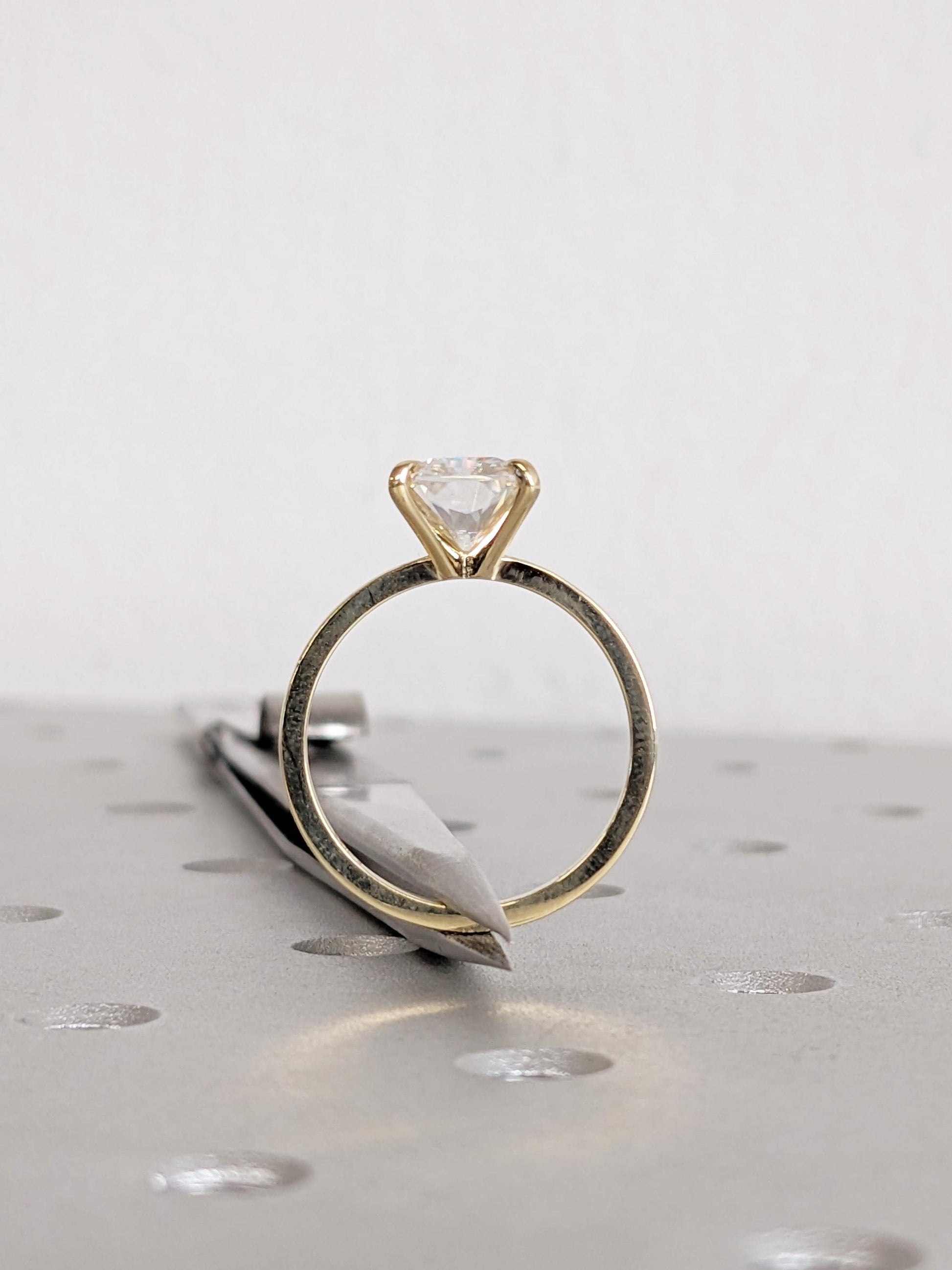 1.2 CT Round Solitaire Moissanite Engagement Ring