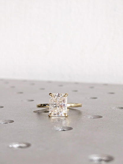 1.2 CT Round Solitaire Moissanite Engagement Ring