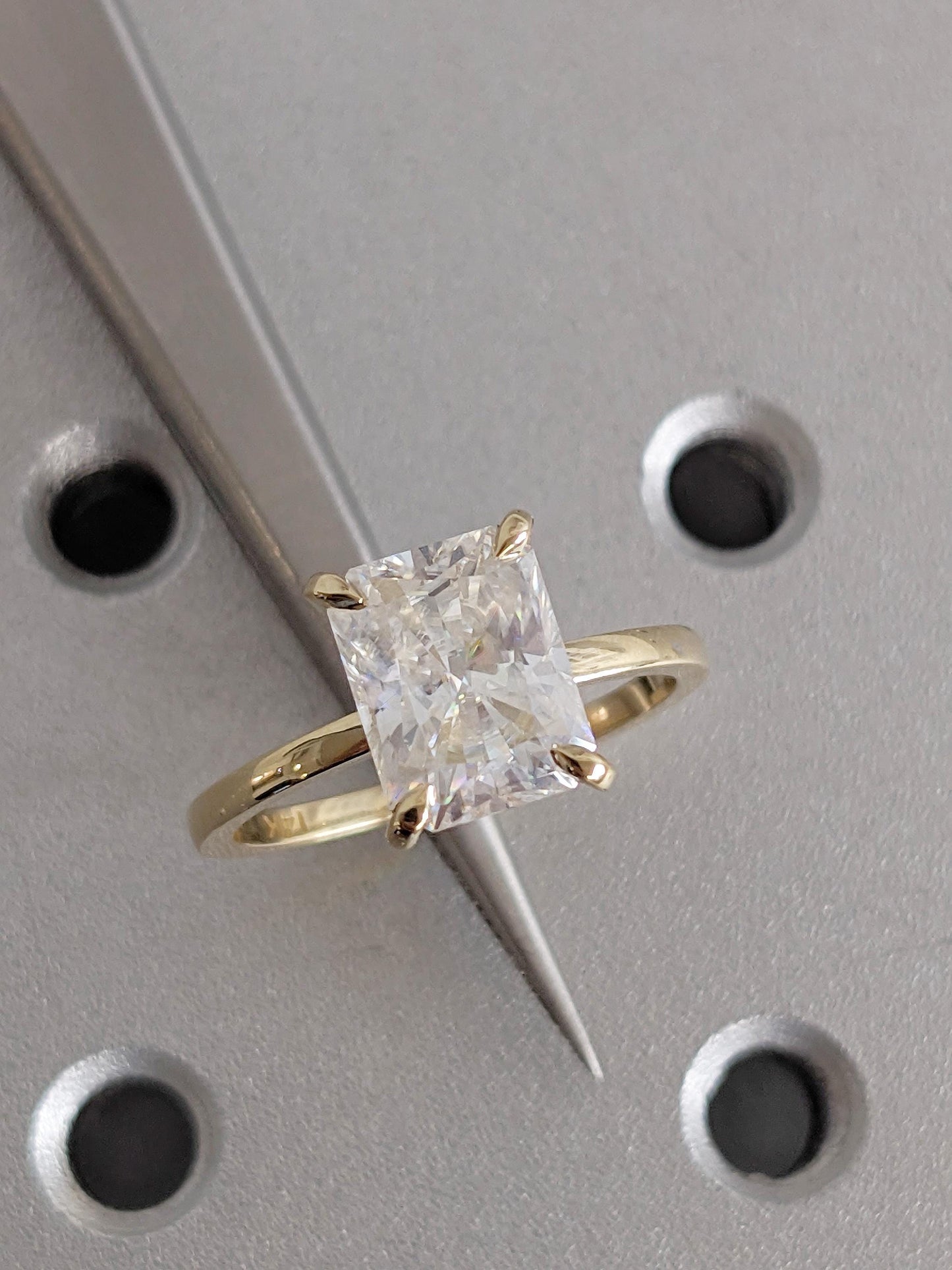 1.2 CT Round Solitaire Moissanite Engagement Ring