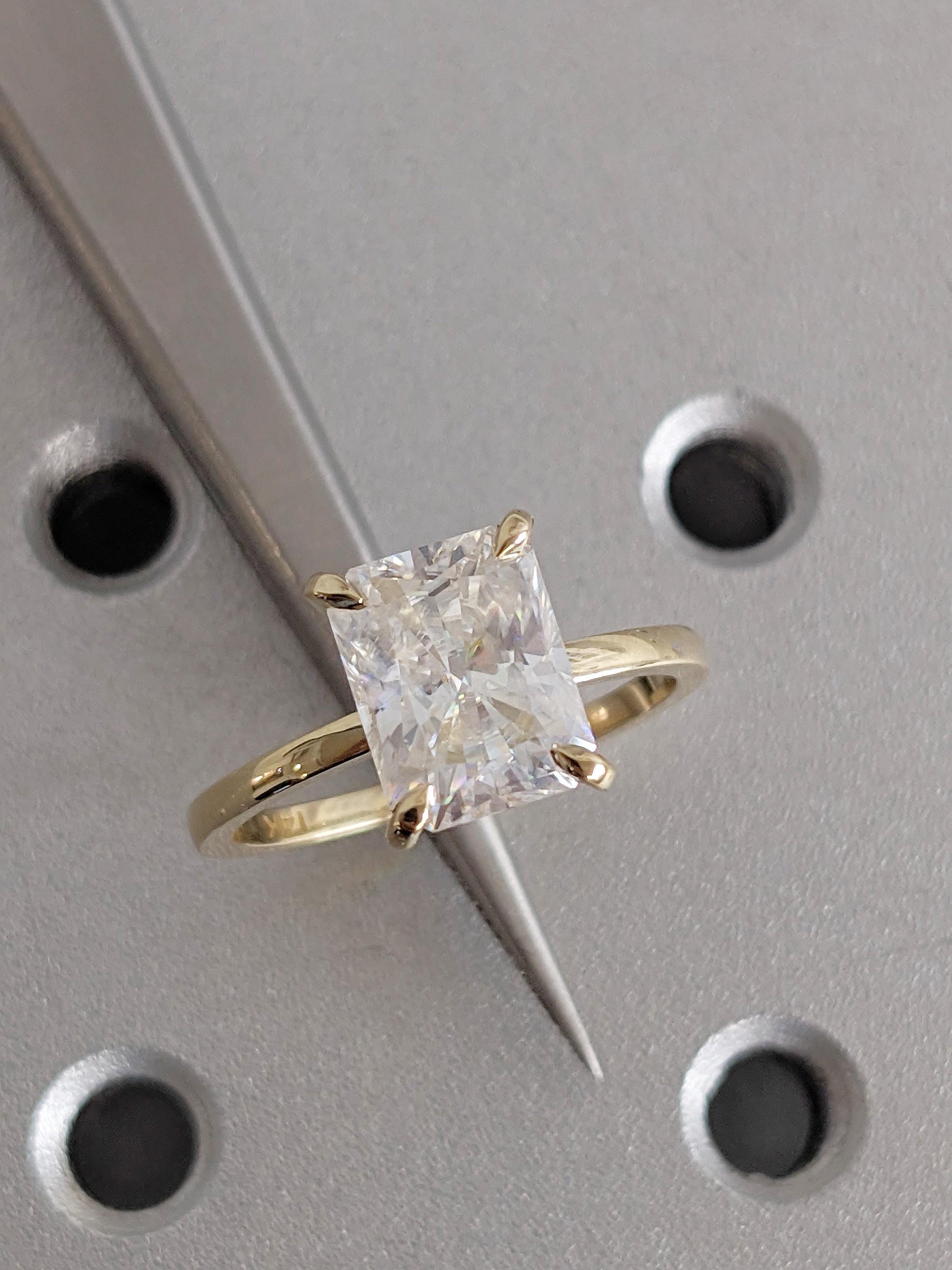 1.2 CT Round Solitaire Moissanite Engagement Ring