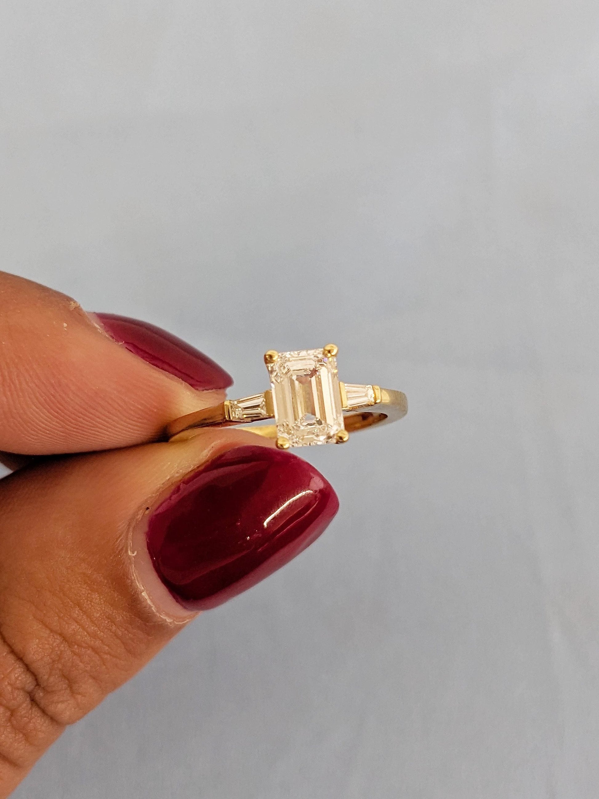 1.2 CT Round Solitaire Moissanite Engagement Ring