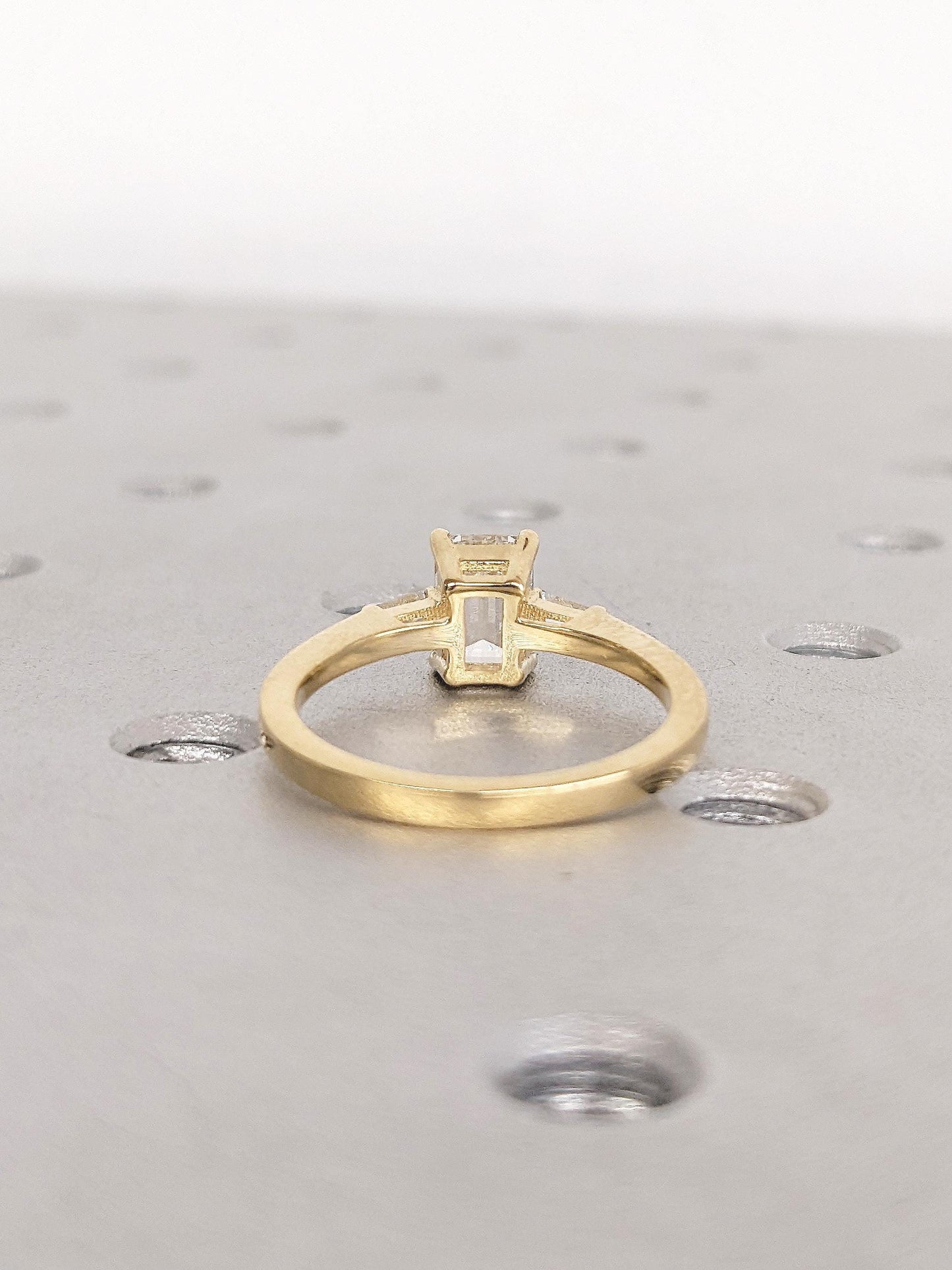 1.2 CT Round Solitaire Moissanite Engagement Ring