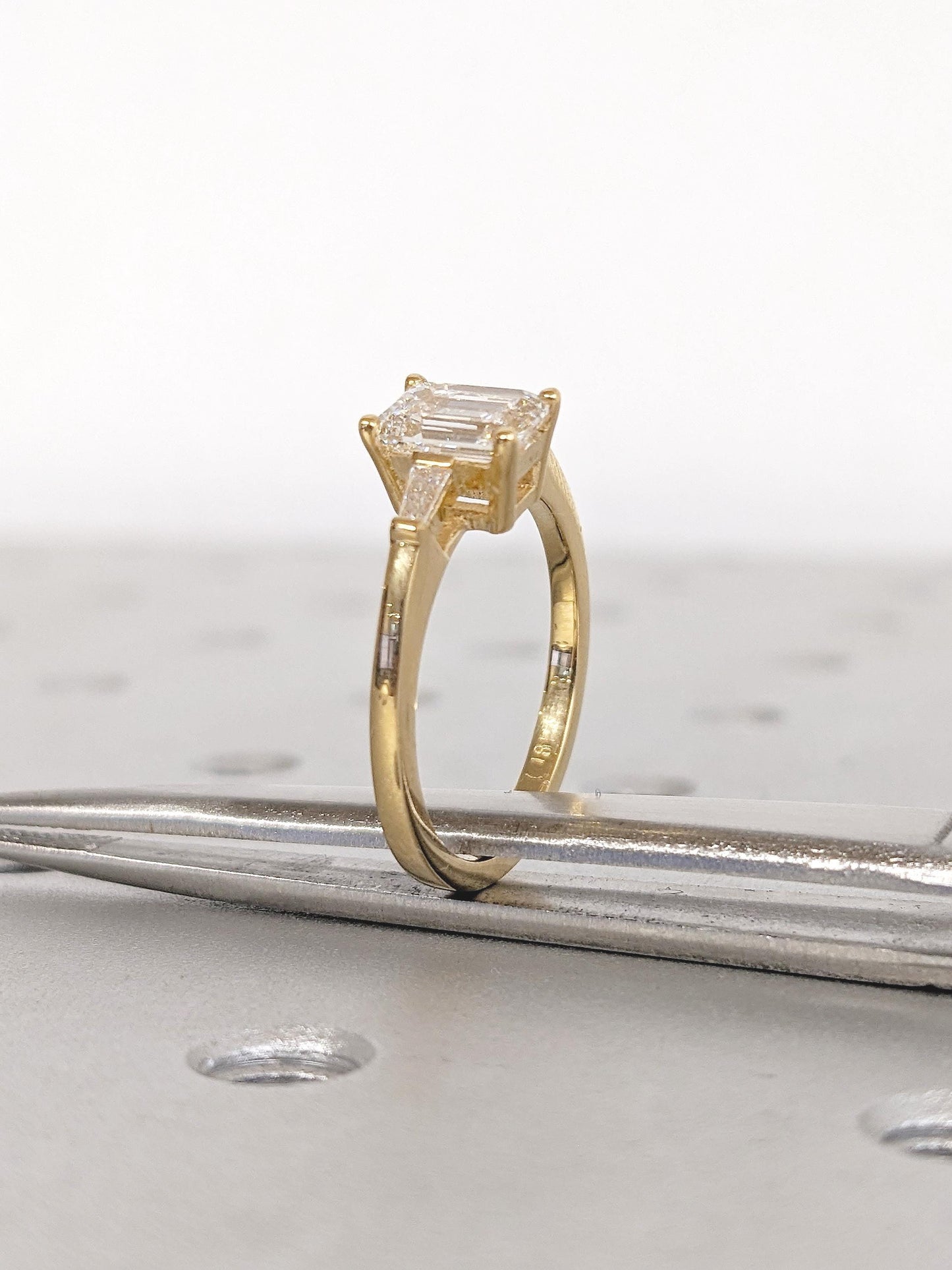 1.2 CT Round Solitaire Moissanite Engagement Ring