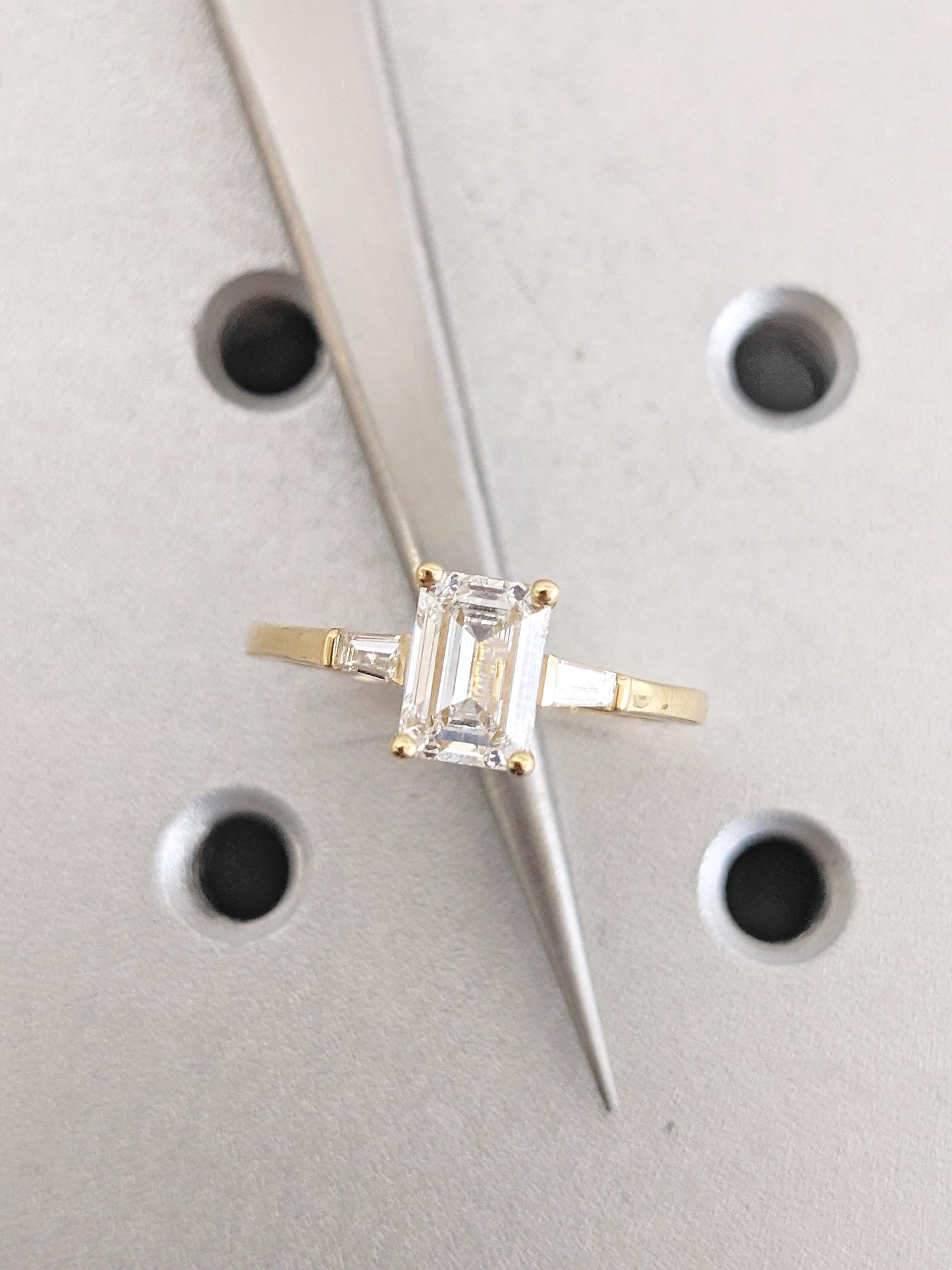 1.2 CT Round Solitaire Moissanite Engagement Ring