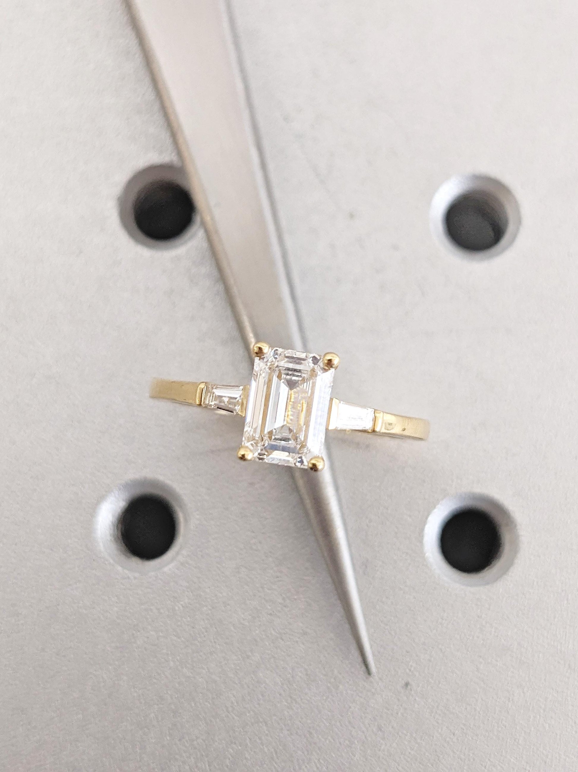 1.2 CT Round Solitaire Moissanite Engagement Ring