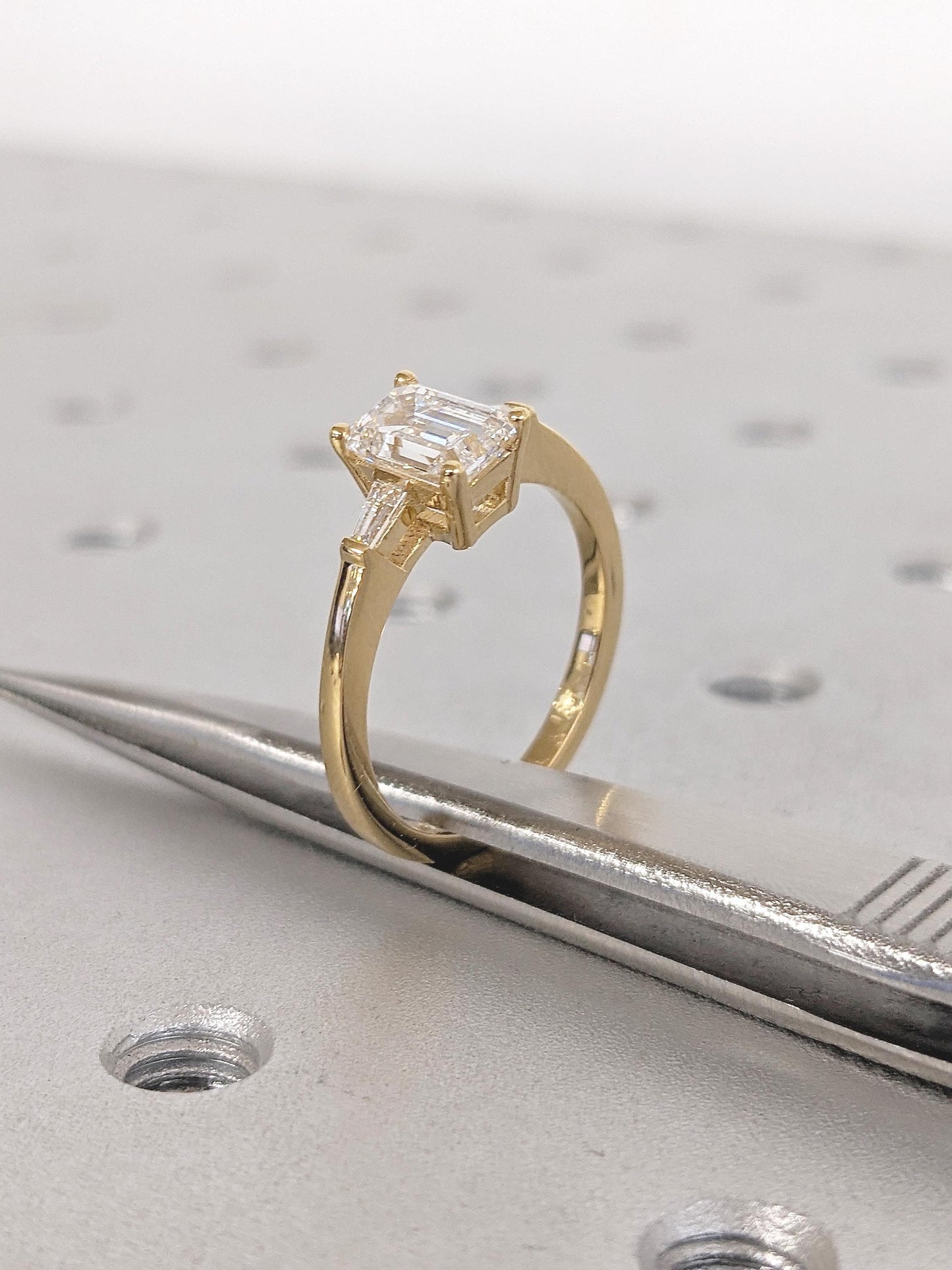 1.2 CT Round Solitaire Moissanite Engagement Ring