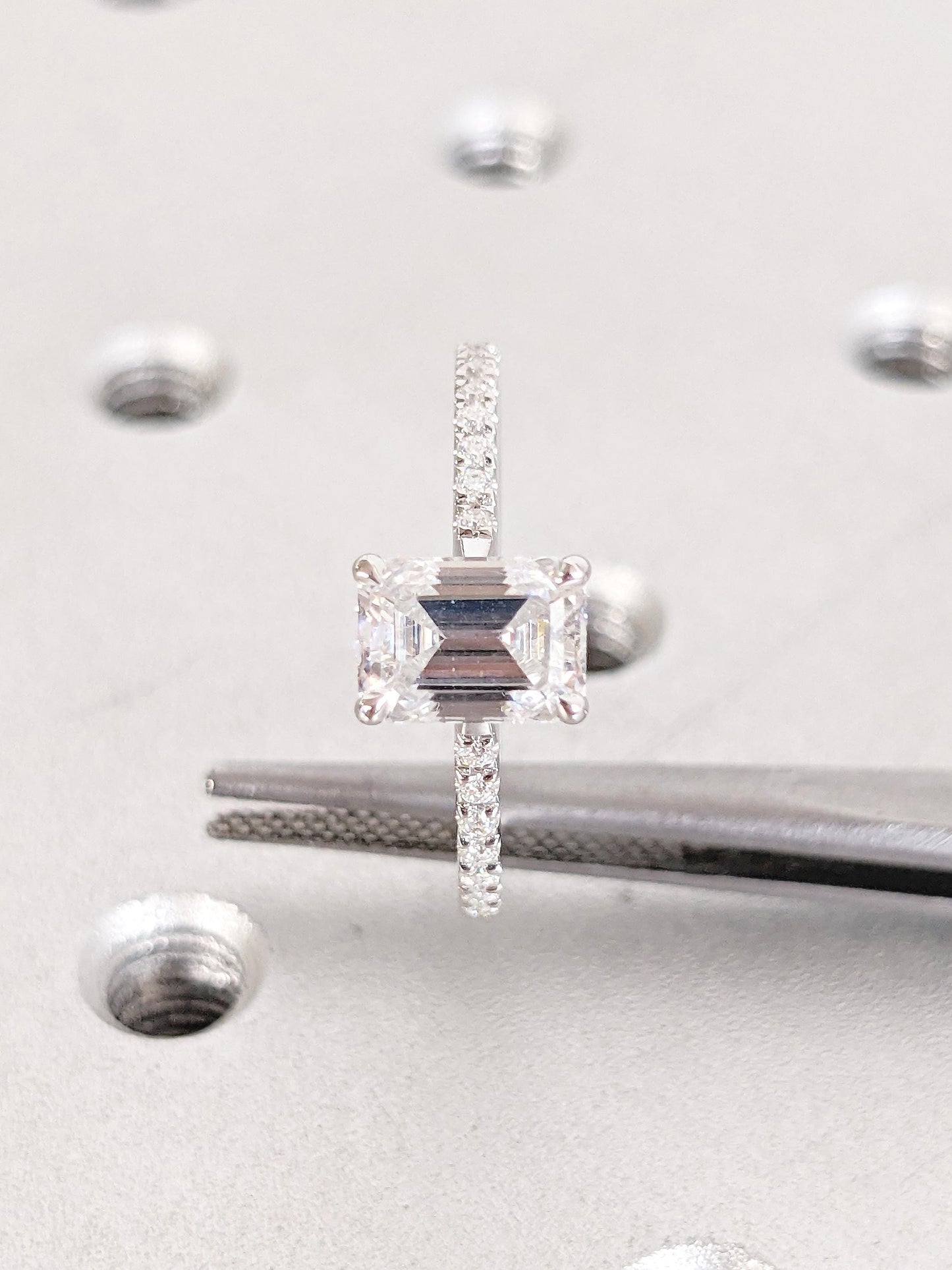 1.2 CT Round Solitaire Moissanite Engagement Ring