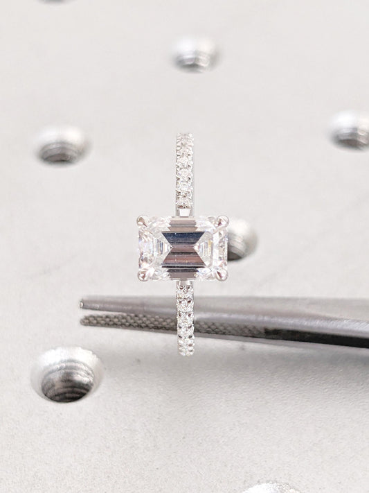 1.2 CT Round Solitaire Moissanite Engagement Ring