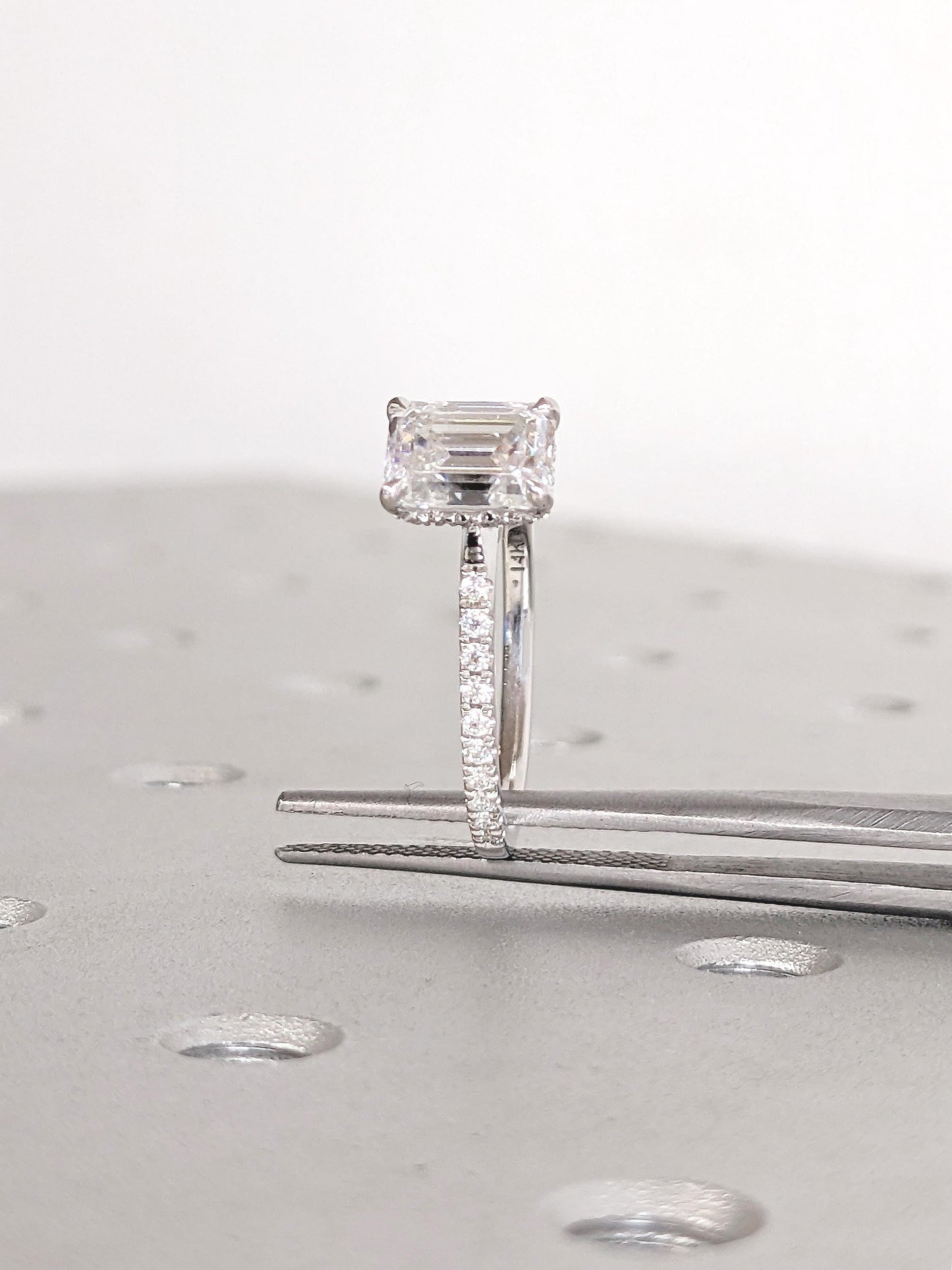 1.2 CT Round Solitaire Moissanite Engagement Ring