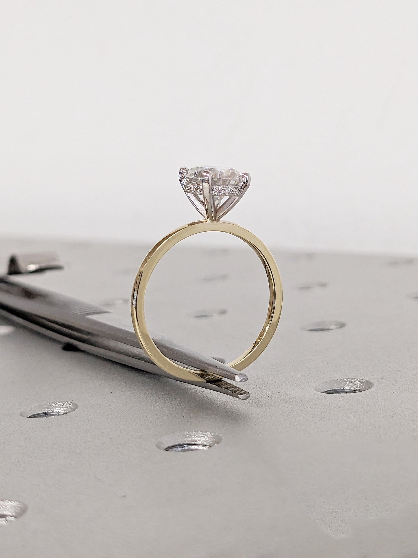 1.2 CT Round Solitaire Moissanite Engagement Ring