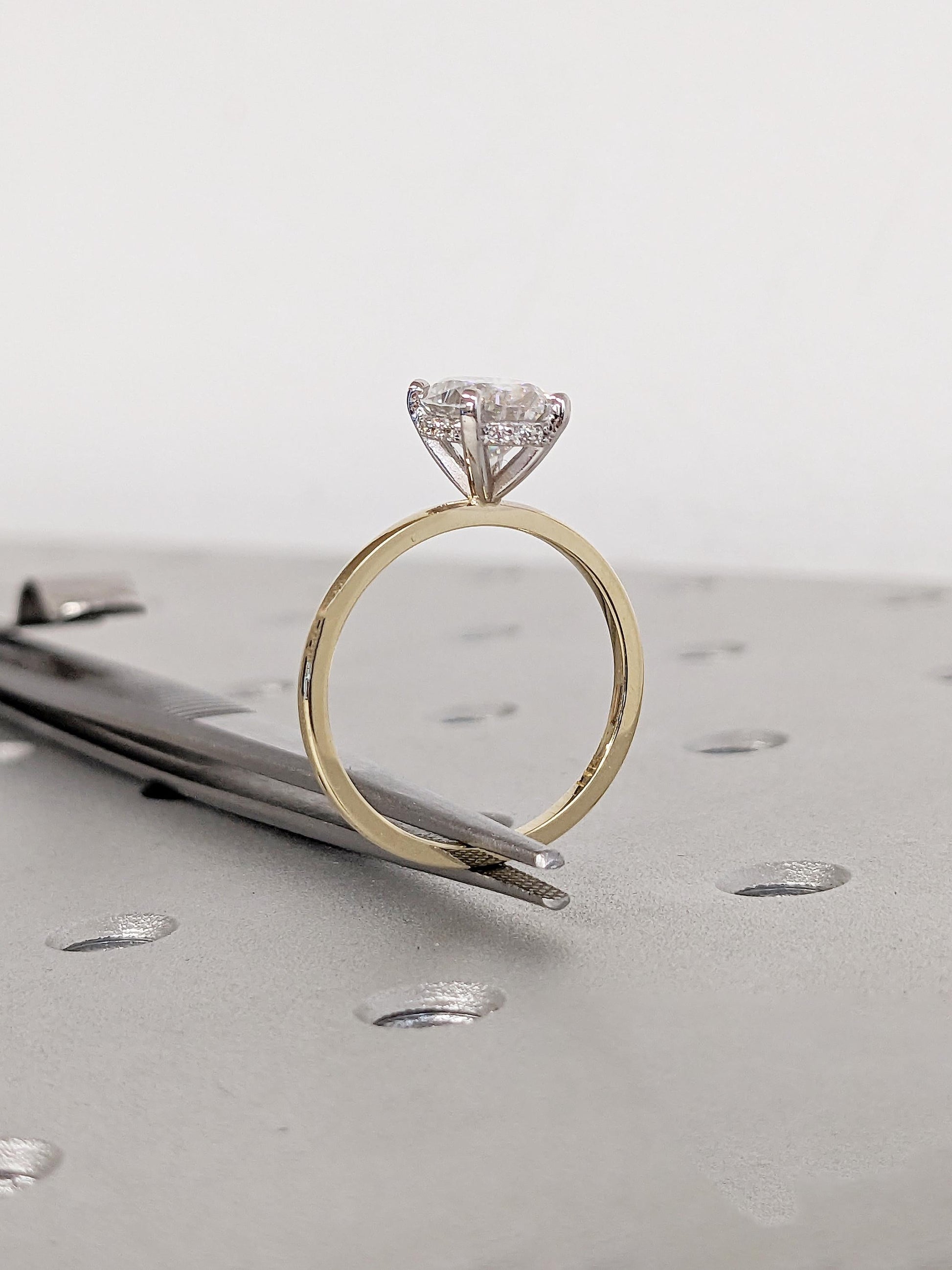 1.2 CT Round Solitaire Moissanite Engagement Ring