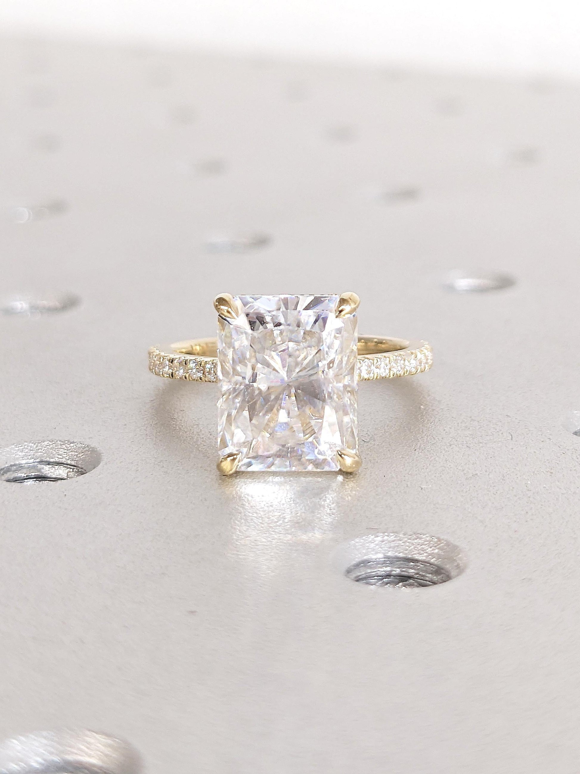 1.2 CT Round Solitaire Moissanite Engagement Ring