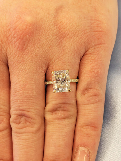 1.2 CT Round Solitaire Moissanite Engagement Ring
