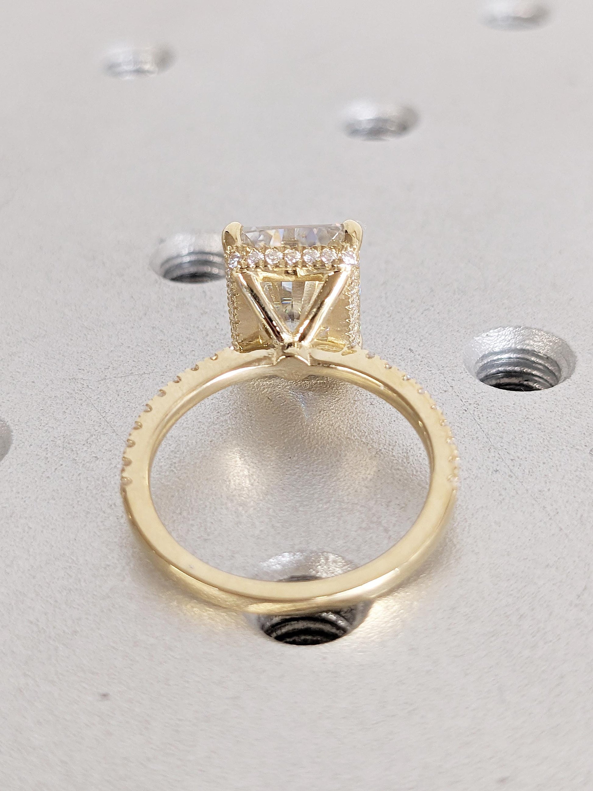 1.2 CT Round Solitaire Moissanite Engagement Ring