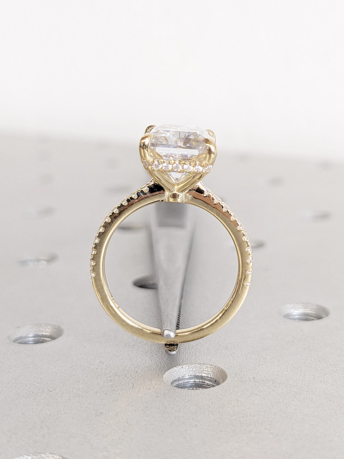 1.2 CT Round Solitaire Moissanite Engagement Ring